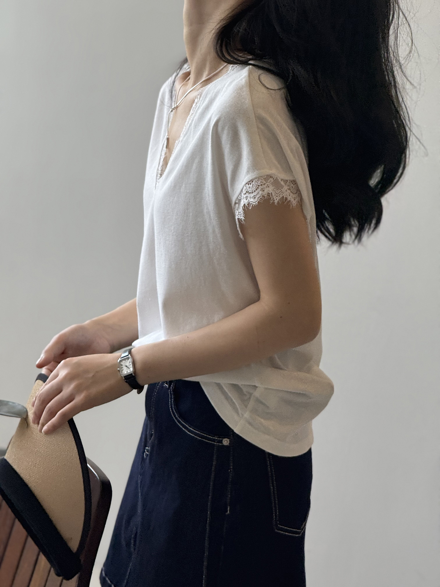 Lace Trim V-Neck Short Sleeve T-Shirt for Women, French Style Loose Top with Wide Shoulders, 2025 Summer Fashion Lace Trim V-Neck Short Sleeve T-Shirt for Women, French Style Loose Top with Wide Shoulders, 2025 Summer Fashion