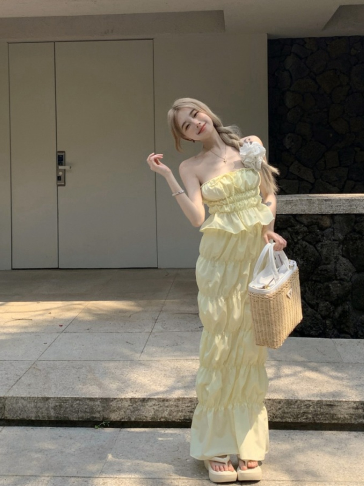 Lace-Up Pleated Strapless Cake Half Skirt Set - Sweet and Spicy Vacation Style, Waist-Cinching Design for a Fresh Look