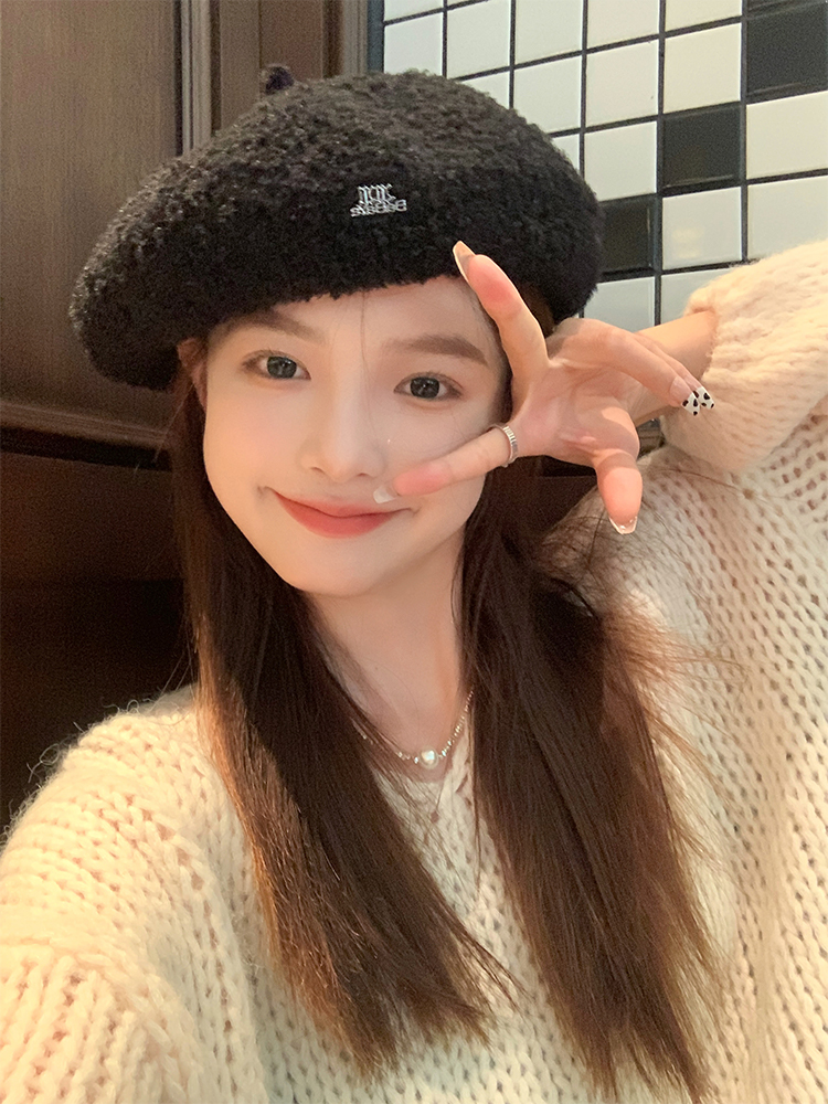 Lambswool Beret Hat for Women - 2025 New Style, Large Head Circumference, Flattering Fit, Versatile Painter Hat, Chic Fashion Accessory Lambswool Beret Hat for Women - 2025 New Style, Large Head Circumference, Flattering Fit, Versatile Painter Hat, Chic Fashion Accessory