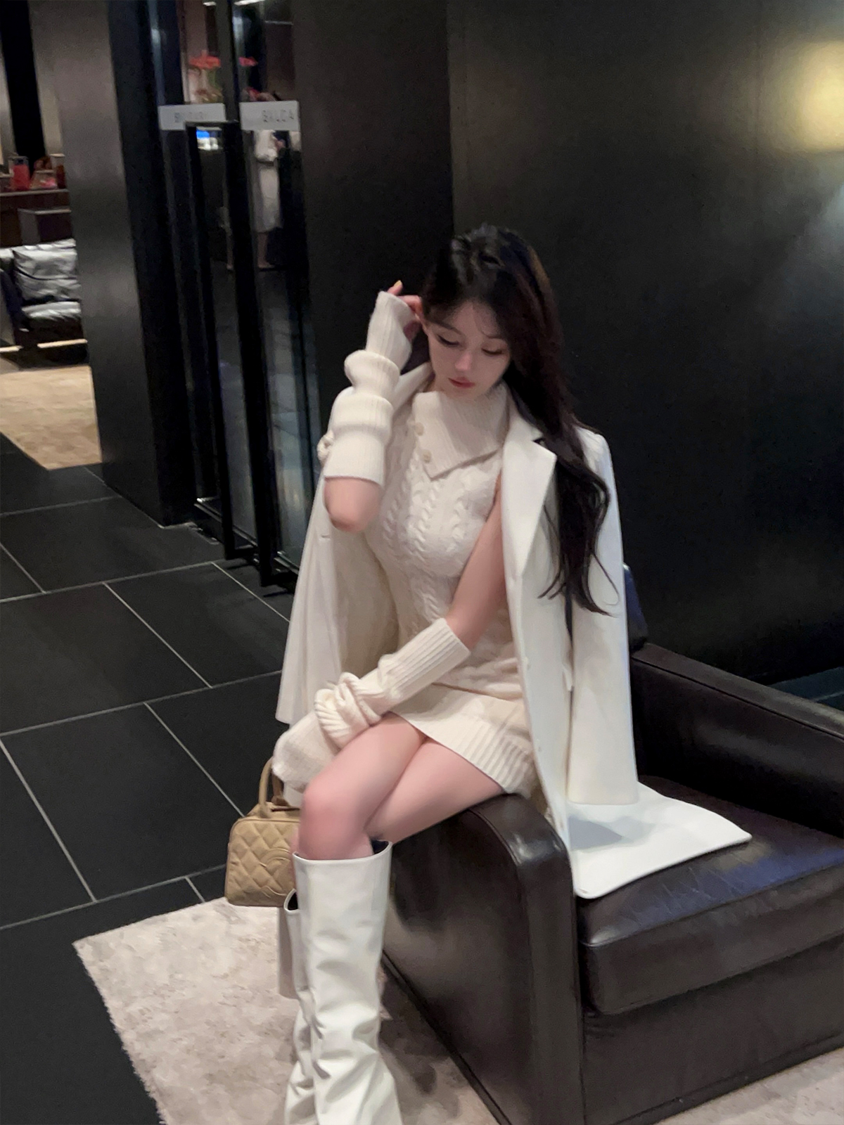 Lapel Sleeveless White Knitted Bodycon Dress with Sleeve Covers - Slim Fit Autumn Winter Fashion for a Chic Look Lapel Sleeveless White Knitted Bodycon Dress with Sleeve Covers - Slim Fit Autumn Winter Fashion for a Chic Look