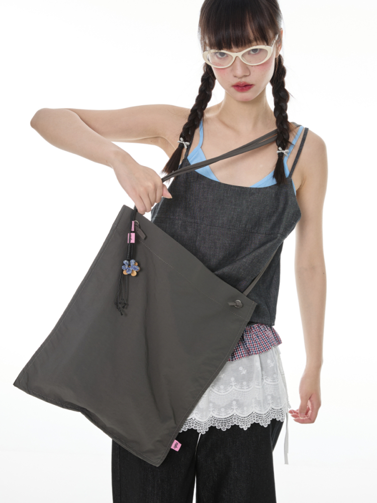 Large Capacity Nylon Eco Tote Bag with Thin Straps – Stylish and Functional Everyday Carryall Large Capacity Nylon Eco Tote Bag with Thin Straps – Stylish and Functional Everyday Carryall