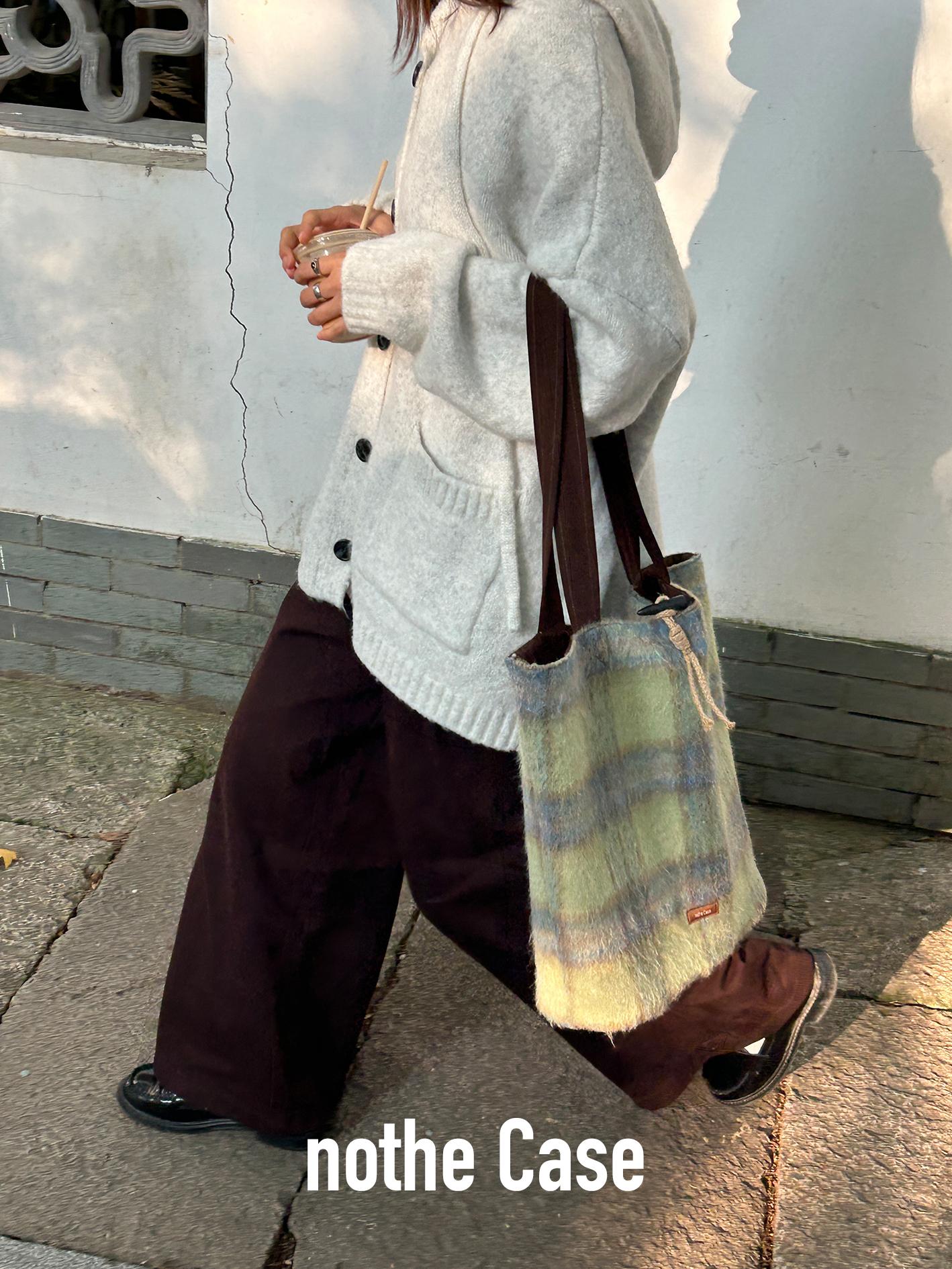 Large Capacity Plaid Tote Bag - Vintage Casual Commuter Bag for Relaxed Style - Perfect for Daily Use and Art Museum Visits Large Capacity Plaid Tote Bag - Vintage Casual Commuter Bag for Relaxed Style - Perfect for Daily Use and Art Museum Visits