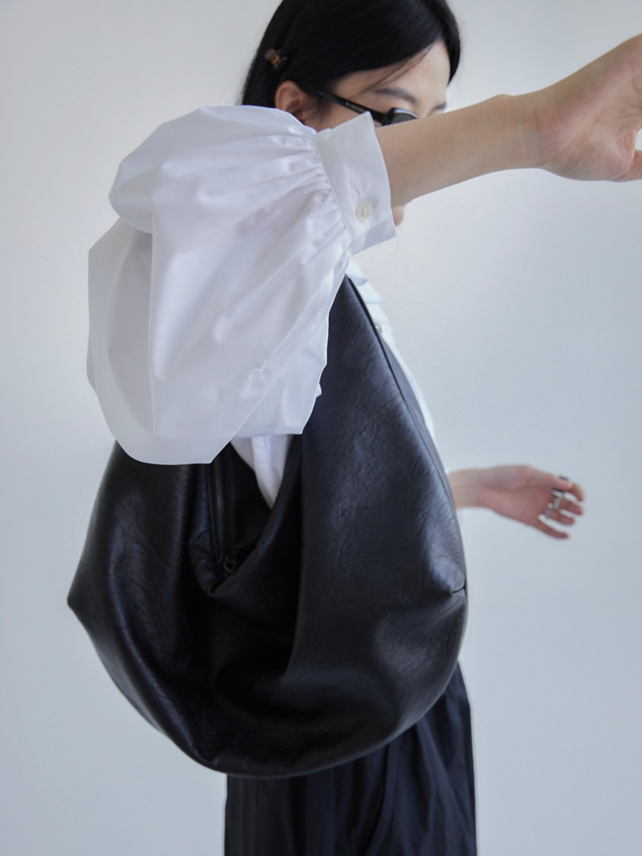 Large Capacity Pleated Design Shoulder Bag - Stylish Dumpling Bag in 3 Colors, Perfect for Everyday Use and Trendy Fashionistas Large Capacity Pleated Design Shoulder Bag - Stylish Dumpling Bag in 3 Colors, Perfect for Everyday Use and Trendy Fashionistas