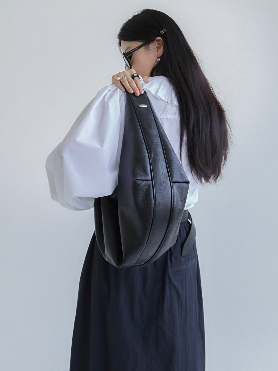 Large Capacity Pleated Design Shoulder Bag - Stylish Dumpling Bag in 3 Colors, Perfect for Everyday Use and Trendy Fashionistas Large Capacity Pleated Design Shoulder Bag - Stylish Dumpling Bag in 3 Colors, Perfect for Everyday Use and Trendy Fashionistas