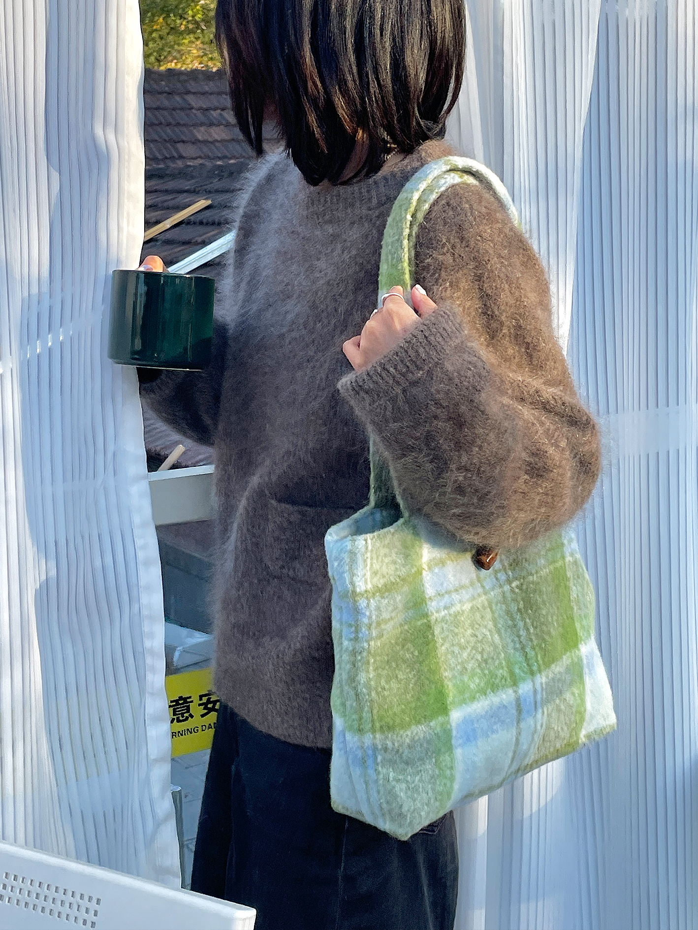 Large Capacity Wool Shoulder Tote Bag - Versatile Casual Fashion Bag for Everyday Use Large Capacity Wool Shoulder Tote Bag - Versatile Casual Fashion Bag for Everyday Use