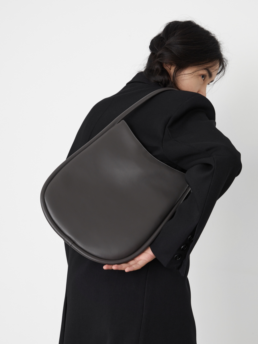 Large Leather Tote Bag in Eggshell - Stylish and Versatile for Everyday Use, Available in 2 Colors Large Leather Tote Bag in Eggshell - Stylish and Versatile for Everyday Use, Available in 2 Colors