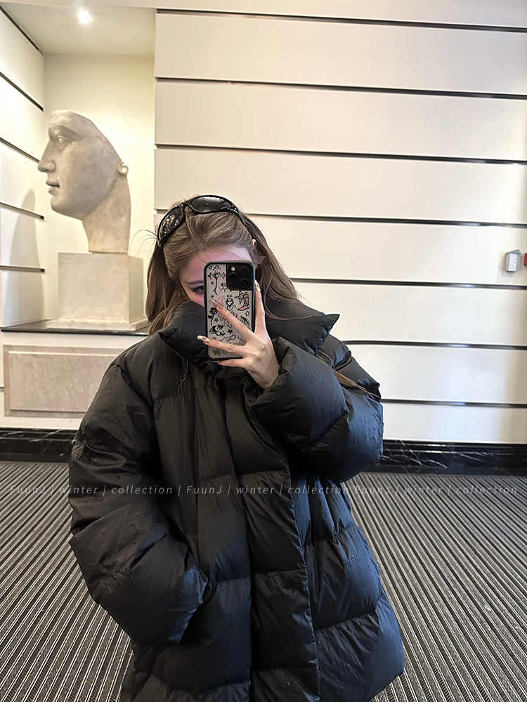 Large Quilt Design Stand Collar Women's Loose Warm Jacket - 90% White Duck Down - Cozy Winter Outerwear for Snow Country Style Large Quilt Design Stand Collar Women's Loose Warm Jacket - 90% White Duck Down - Cozy Winter Outerwear for Snow Country Style