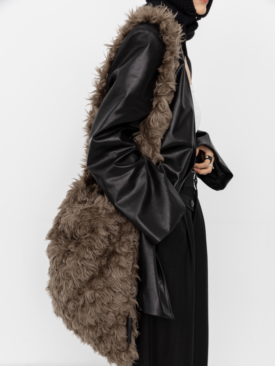 Large Size Curly Fur Bag for Girls - Trendy Messiah Wandering Wind Design, Perfect for Y2K and 90s Fashion Lovers Large Size Curly Fur Bag for Girls - Trendy Messiah Wandering Wind Design, Perfect for Y2K and 90s Fashion Lovers