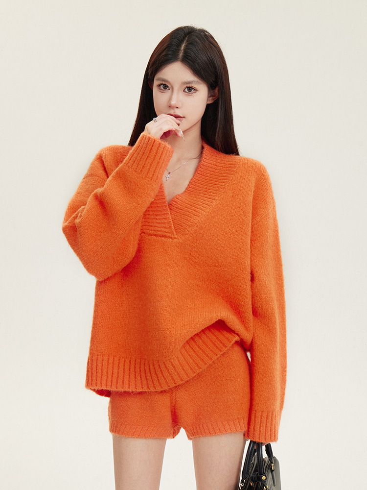 Lazy Style V-Neck Knitted Sweater Set with Shorts - Winter Two-Piece Dopamine Outfit, Y2K Inspired Fashion Lazy Style V-Neck Knitted Sweater Set with Shorts - Winter Two-Piece Dopamine Outfit, Y2K Inspired Fashion