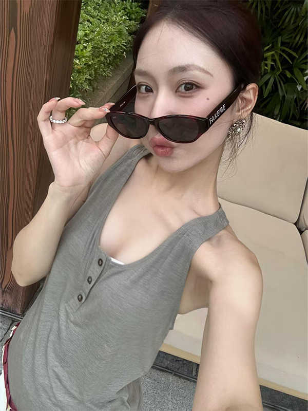 Leisure Vacation Style Women's Round Neck Vest - Relaxed Fit Versatile Top for Effortless 90s-Inspired Fashion Leisure Vacation Style Women's Round Neck Vest - Relaxed Fit Versatile Top for Effortless 90s-Inspired Fashion