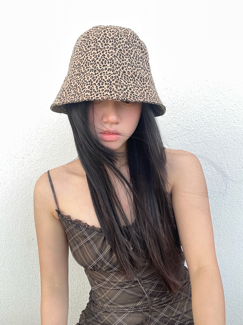 Leopard Print Fisherman Hat - Japanese Style Versatile Bucket Hat for Spring/Summer, Face-Slimming Sunshade, Trendy Ins Hat Leopard Print Fisherman Hat - Japanese Style Versatile Bucket Hat for Spring/Summer, Face-Slimming Sunshade, Trendy Ins Hat