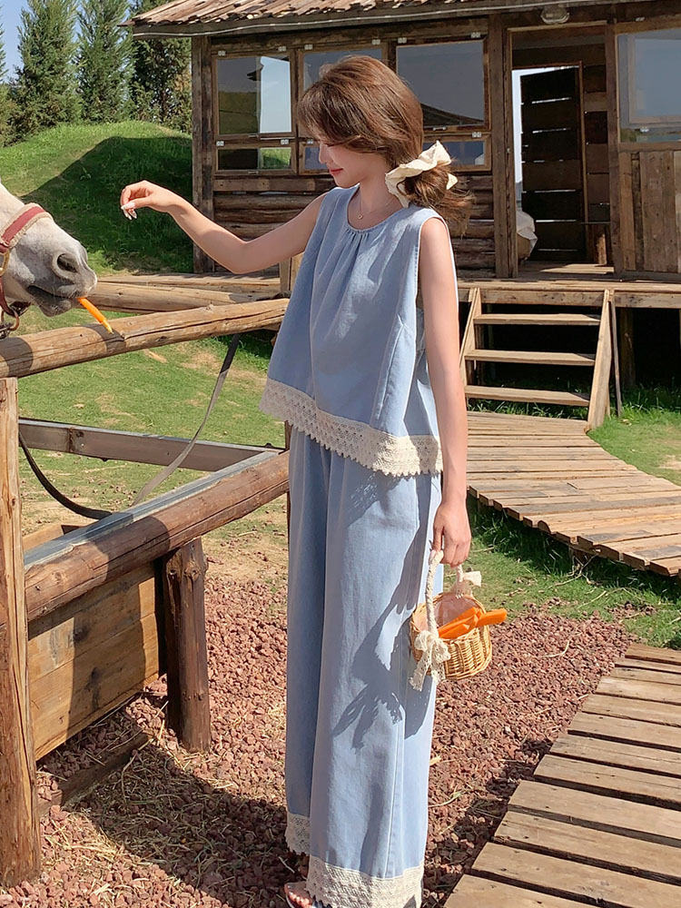 Light Blue Denim Two-Piece Set for Women - Age-Reducing Tank Top & Wide-Leg Pants - Summer 2025 Fresh Style for Petite Sizes Light Blue Denim Two-Piece Set for Women - Age-Reducing Tank Top & Wide-Leg Pants - Summer 2025 Fresh Style for Petite Sizes