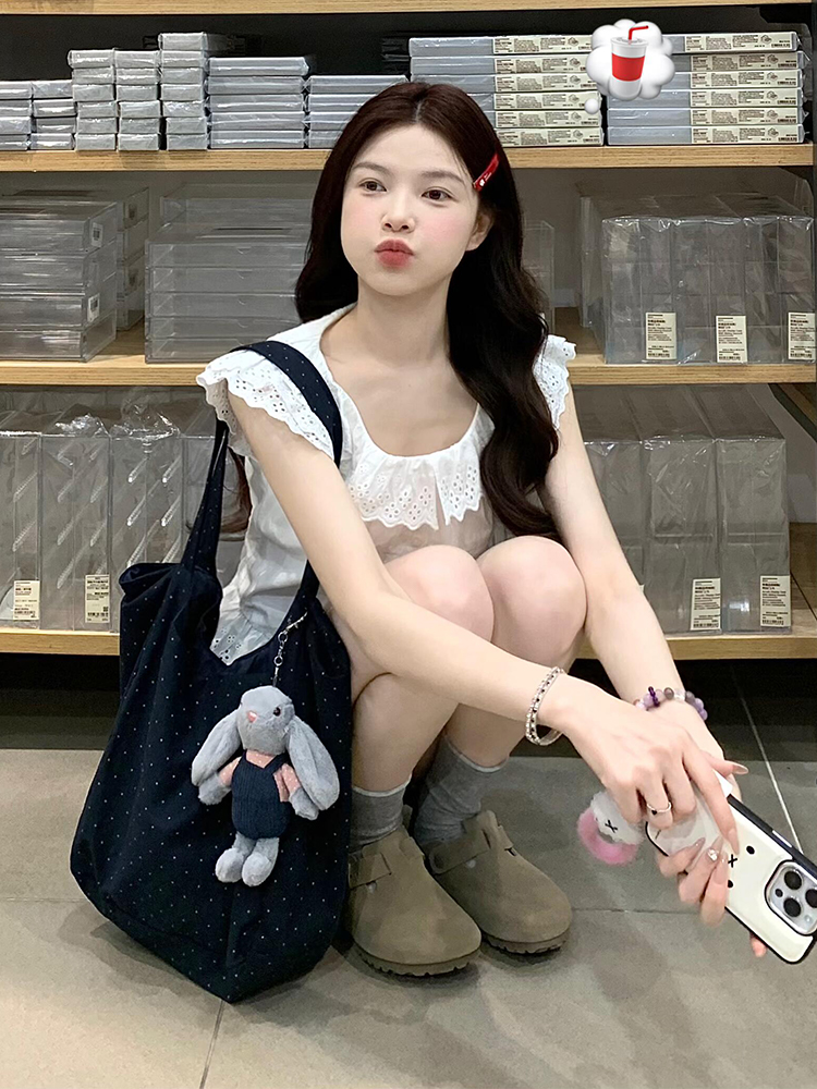 Light Blue High-Waisted Wide-Leg Denim Shorts for Women, Summer Style, Washed Loose Fit, Slimming Versatile Hot Pants Light Blue High-Waisted Wide-Leg Denim Shorts for Women, Summer Style, Washed Loose Fit, Slimming Versatile Hot Pants