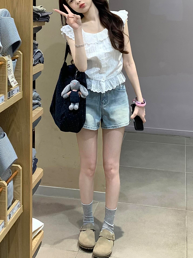 Light Blue High-Waisted Wide-Leg Denim Shorts for Women, Summer Style, Washed Loose Fit, Slimming Versatile Hot Pants Light Blue High-Waisted Wide-Leg Denim Shorts for Women, Summer Style, Washed Loose Fit, Slimming Versatile Hot Pants