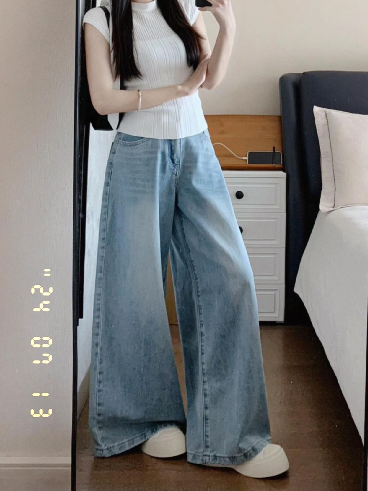 Light Blue High-Waisted Wide-Leg Jeans for Women - Vintage Loose Straight Pants for Summer, Leg-Elongating Style Light Blue High-Waisted Wide-Leg Jeans for Women - Vintage Loose Straight Pants for Summer, Leg-Elongating Style