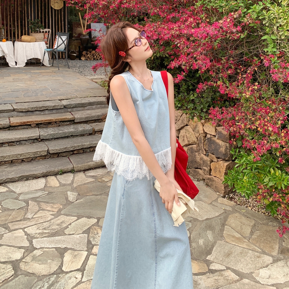 Light Blue Lace Vest and Skirt Two-Piece Set for Women â€“ Trendy Summer 2025 Outfit, Fashionable Summer Style