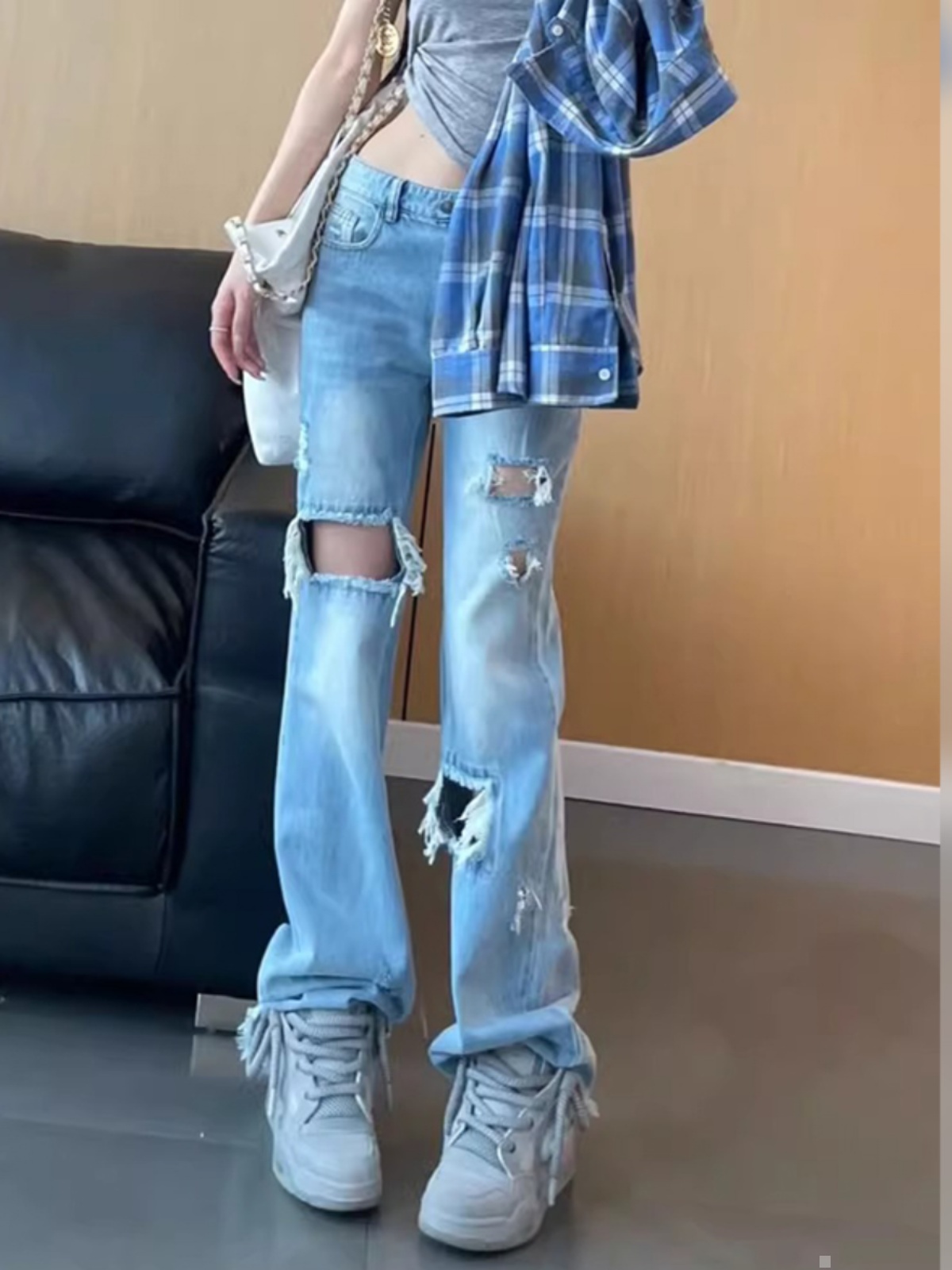 Light Blue Petite Ripped Wide-Leg Jeans for Women, Summer Straight Slim Fit, Flattering for Pear-Shaped Figures, 2025 Trend Light Blue Petite Ripped Wide-Leg Jeans for Women, Summer Straight Slim Fit, Flattering for Pear-Shaped Figures, 2025 Trend