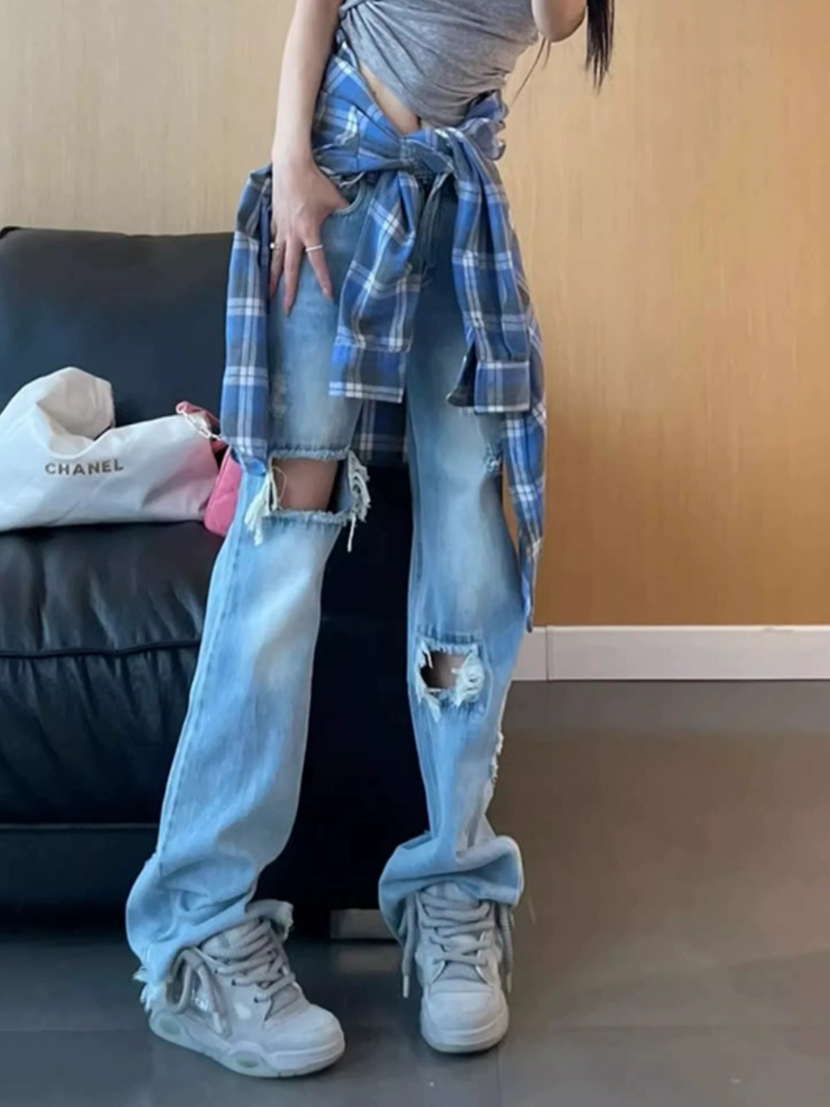 Light Blue Petite Ripped Wide-Leg Jeans for Women, Summer Straight Slim Fit, Flattering for Pear-Shaped Figures, 2025 Trend Light Blue Petite Ripped Wide-Leg Jeans for Women, Summer Straight Slim Fit, Flattering for Pear-Shaped Figures, 2025 Trend