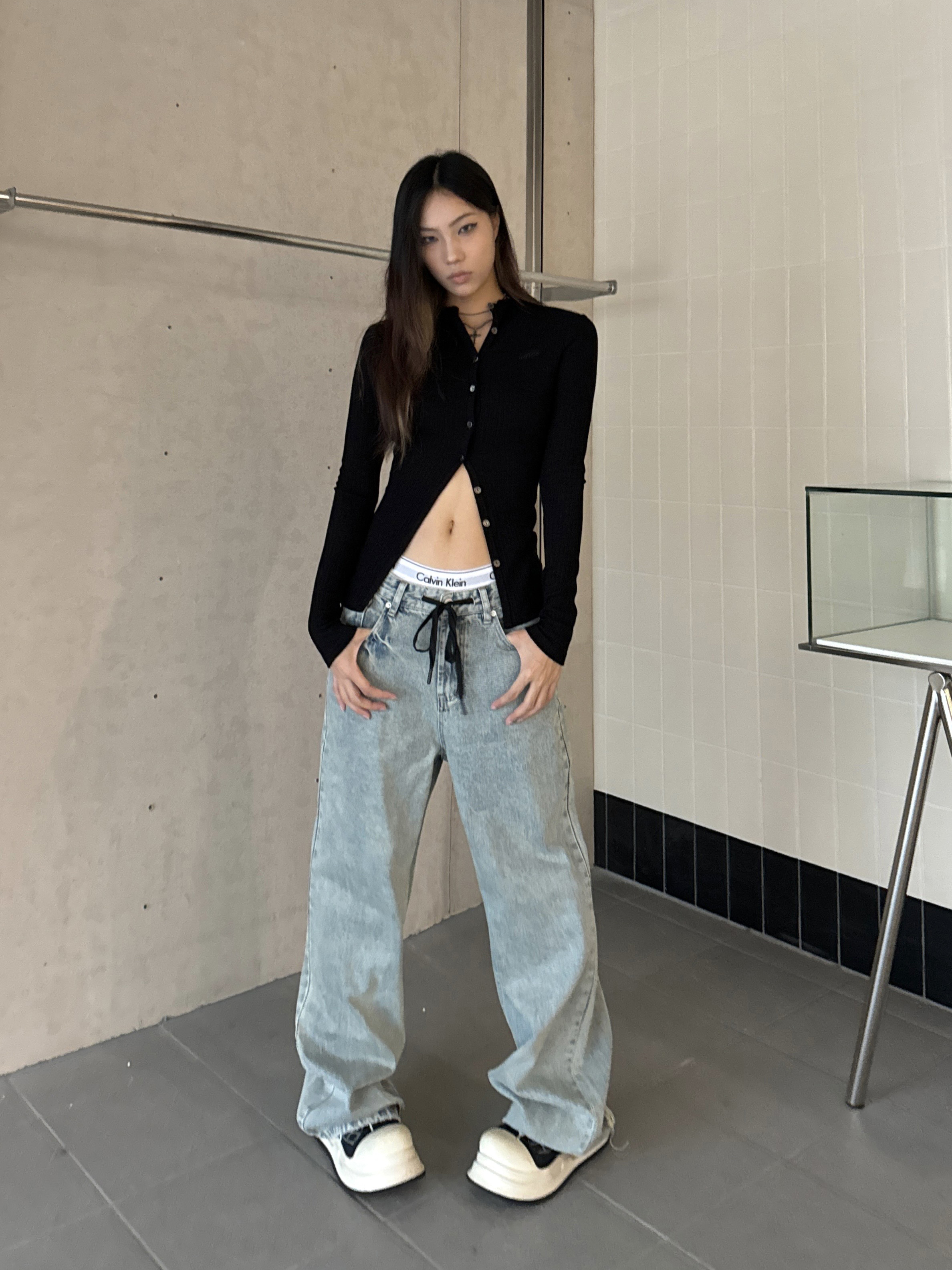 Light Blue Ripped Straight-Leg Jeans with Tie-Up Wide-Leg, Retro American Style, Slimming Floor-Length Trendy Pants Light Blue Ripped Straight-Leg Jeans with Tie-Up Wide-Leg, Retro American Style, Slimming Floor-Length Trendy Pants