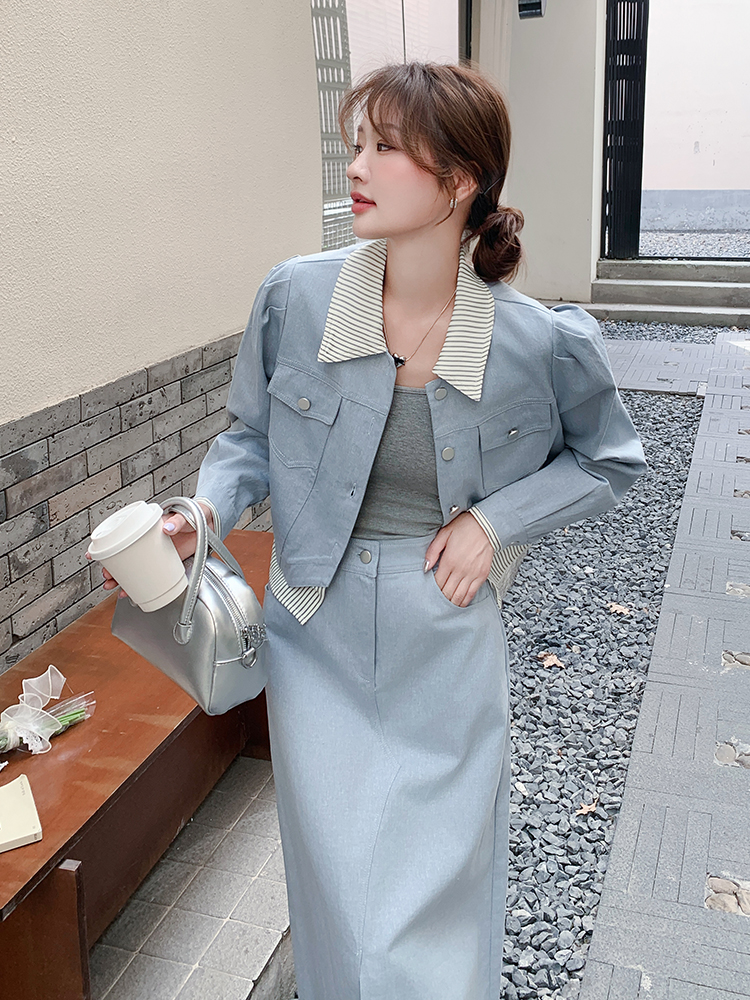 Light Blue Striped Patchwork Two-Piece Jacket and Skirt Set for Women – 2025 Summer Korean Style Elegant Casual Outfit Light Blue Striped Patchwork Two-Piece Jacket and Skirt Set for Women – 2025 Summer Korean Style Elegant Casual Outfit