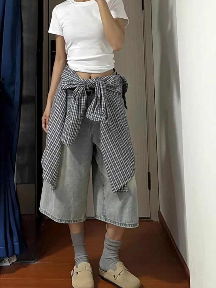 Light Blue Wide-Leg Cropped Jeans for Women, High-Waisted Loose Fit, Summer Style, Flattering Versatile Straight-Leg Pants Light Blue Wide-Leg Cropped Jeans for Women, High-Waisted Loose Fit, Summer Style, Flattering Versatile Straight-Leg Pants