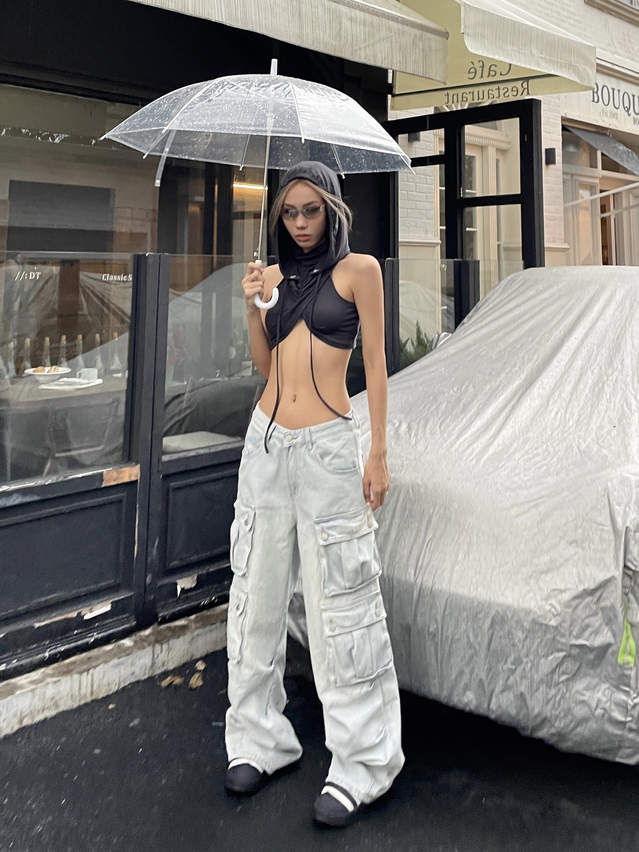 Light-Colored Wide-Leg Denim Workwear Pants with Multi-Pockets for Summer Street Style, Heavy-Duty American Vibe Light-Colored Wide-Leg Denim Workwear Pants with Multi-Pockets for Summer Street Style, Heavy-Duty American Vibe