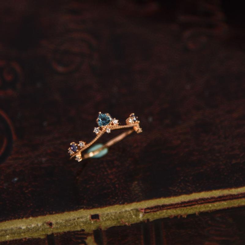 Light Luxury Adjustable Open Finger Gemstone Ring for Women - Fashionable 2025 Versatile Court Style Light Luxury Adjustable Open Finger Gemstone Ring for Women - Fashionable 2025 Versatile Court Style