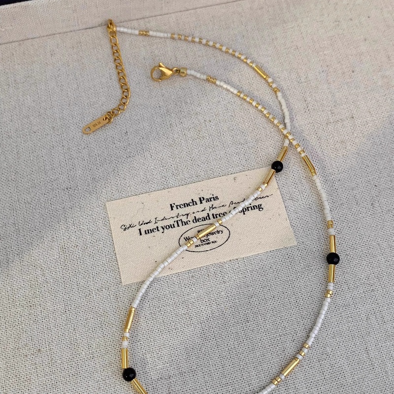 Light Luxury Beaded Necklace for Women - Simple Clavicle Chain, Elegant Parisian Style, Perfect for Everyday and Special Occasions Light Luxury Beaded Necklace for Women - Simple Clavicle Chain, Elegant Parisian Style, Perfect for Everyday and Special Occasions