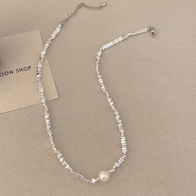 Light Luxury Clavicle Chain Necklace for Women - Versatile Parisian Style Statement Jewelry