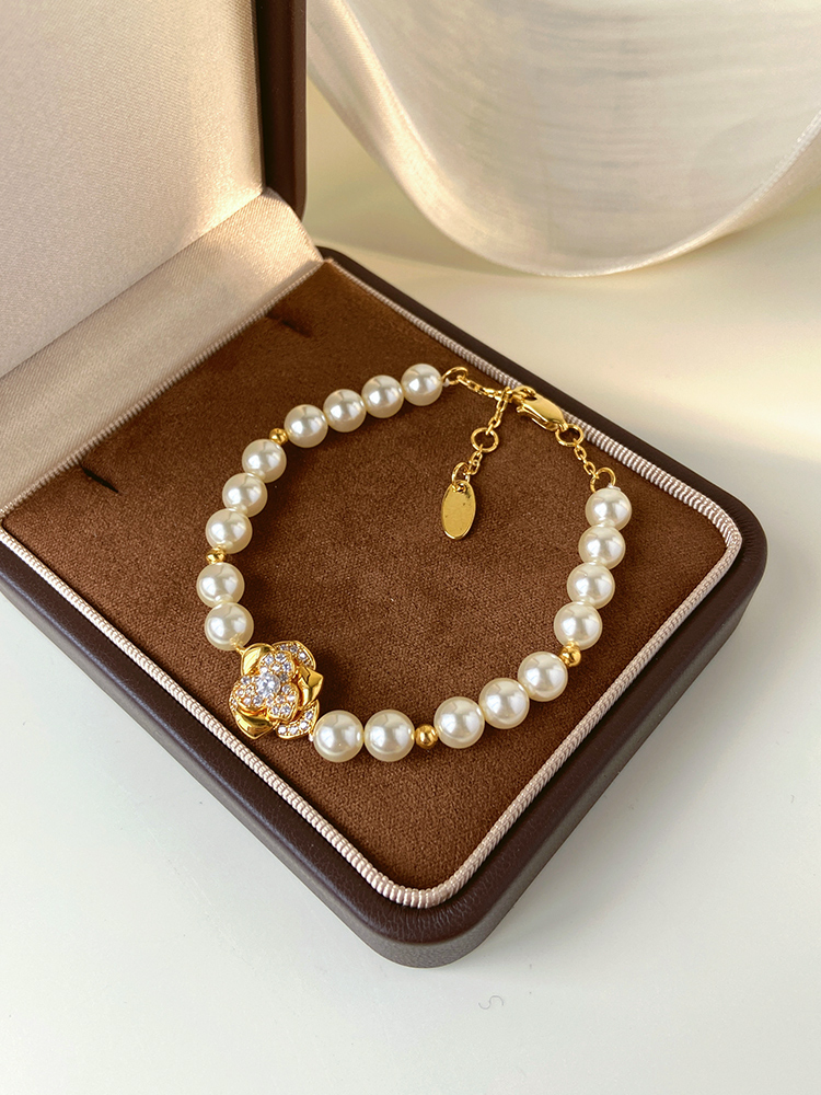 Light Luxury French-Style Zircon Flower Bracelet for Women with Sijia Pearls and Golden Floral Design