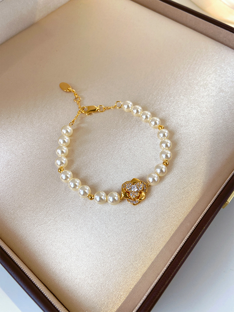 Light Luxury French-Style Zircon Flower Bracelet for Women with Sijia Pearls and Golden Floral Design Light Luxury French-Style Zircon Flower Bracelet for Women with Sijia Pearls and Golden Floral Design