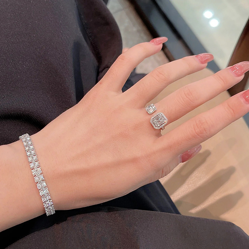 Light Luxury Full Diamond Open Finger Ring for Women - Simple, Versatile Ice Sugar Design, Perfect Gift Accessory Light Luxury Full Diamond Open Finger Ring for Women - Simple, Versatile Ice Sugar Design, Perfect Gift Accessory