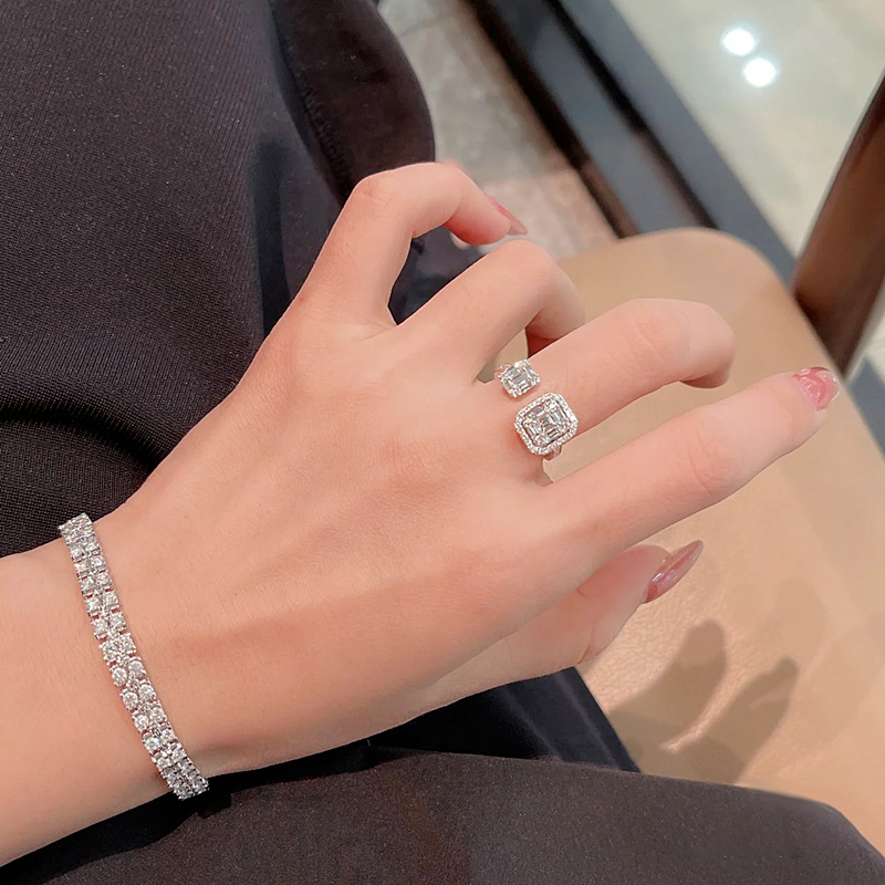 Light Luxury Full Diamond Open Finger Ring for Women - Simple, Versatile Ice Sugar Design, Perfect Gift Accessory Light Luxury Full Diamond Open Finger Ring for Women - Simple, Versatile Ice Sugar Design, Perfect Gift Accessory
