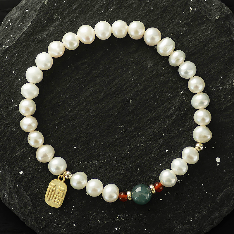 Light Luxury Gold-Plated Freshwater Pearl Bracelet with Agate Pendant - Unique Gift for Friends, Elegant Fashion Accessory Light Luxury Gold-Plated Freshwater Pearl Bracelet with Agate Pendant - Unique Gift for Friends, Elegant Fashion Accessory