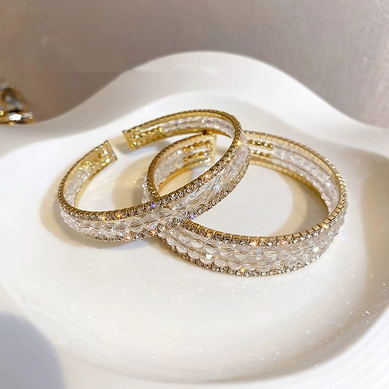 Light Luxury High-End Bracelet - Paris Fashion, Elegant Niche Design, Trendy Temperament Accessory, Chic for Any Occasion Light Luxury High-End Bracelet - Paris Fashion, Elegant Niche Design, Trendy Temperament Accessory, Chic for Any Occasion