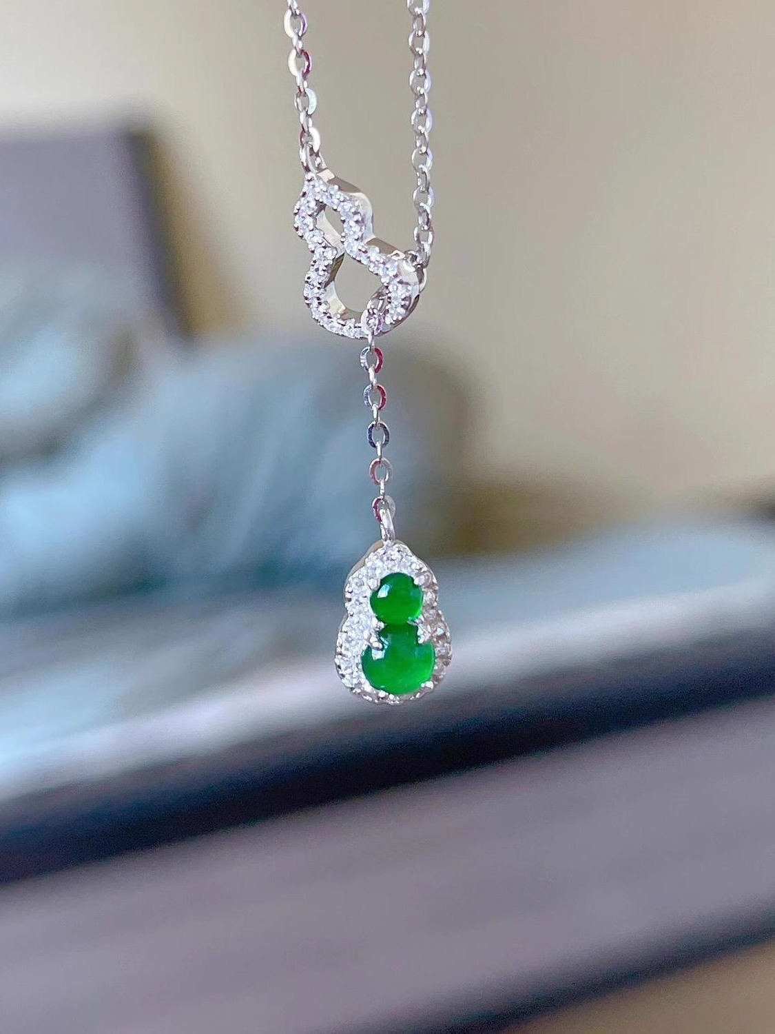 Light Luxury Jade Gourd Pendant Necklace in S925 Silver - Chinese Style Jewelry with Cool Feel Light Luxury Jade Gourd Pendant Necklace in S925 Silver - Chinese Style Jewelry with Cool Feel