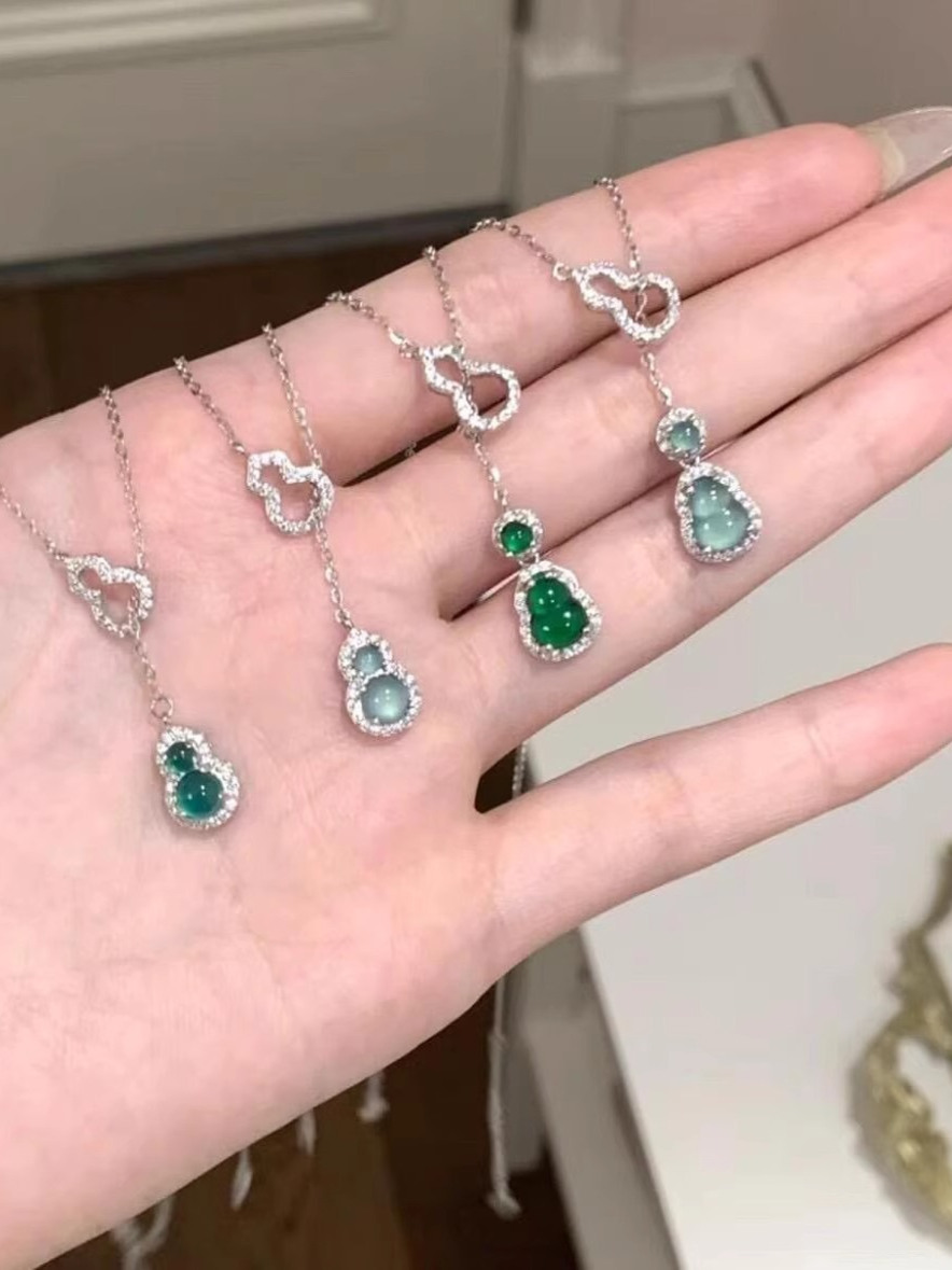 Light Luxury Jade Gourd Pendant Necklace in S925 Silver - Chinese Style Jewelry with Cool Feel Light Luxury Jade Gourd Pendant Necklace in S925 Silver - Chinese Style Jewelry with Cool Feel