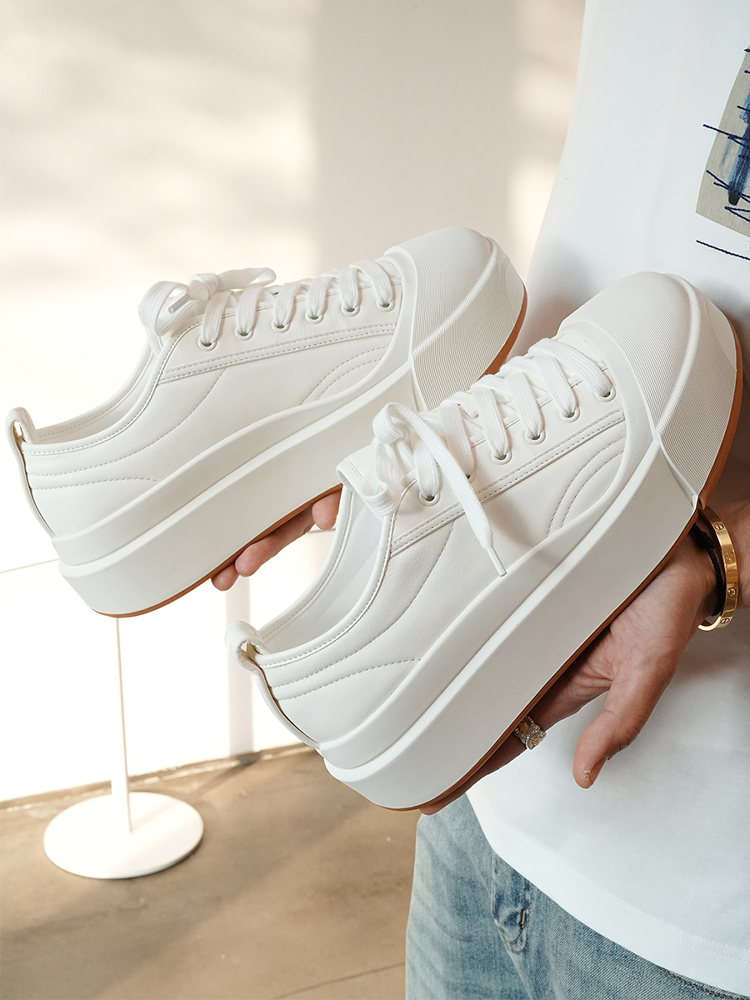 Light Luxury Lace-Up Casual Sneakers for Men - Versatile Cowhide Shoes for Trendy Spring 2025 Fashion Light Luxury Lace-Up Casual Sneakers for Men - Versatile Cowhide Shoes for Trendy Spring 2025 Fashion