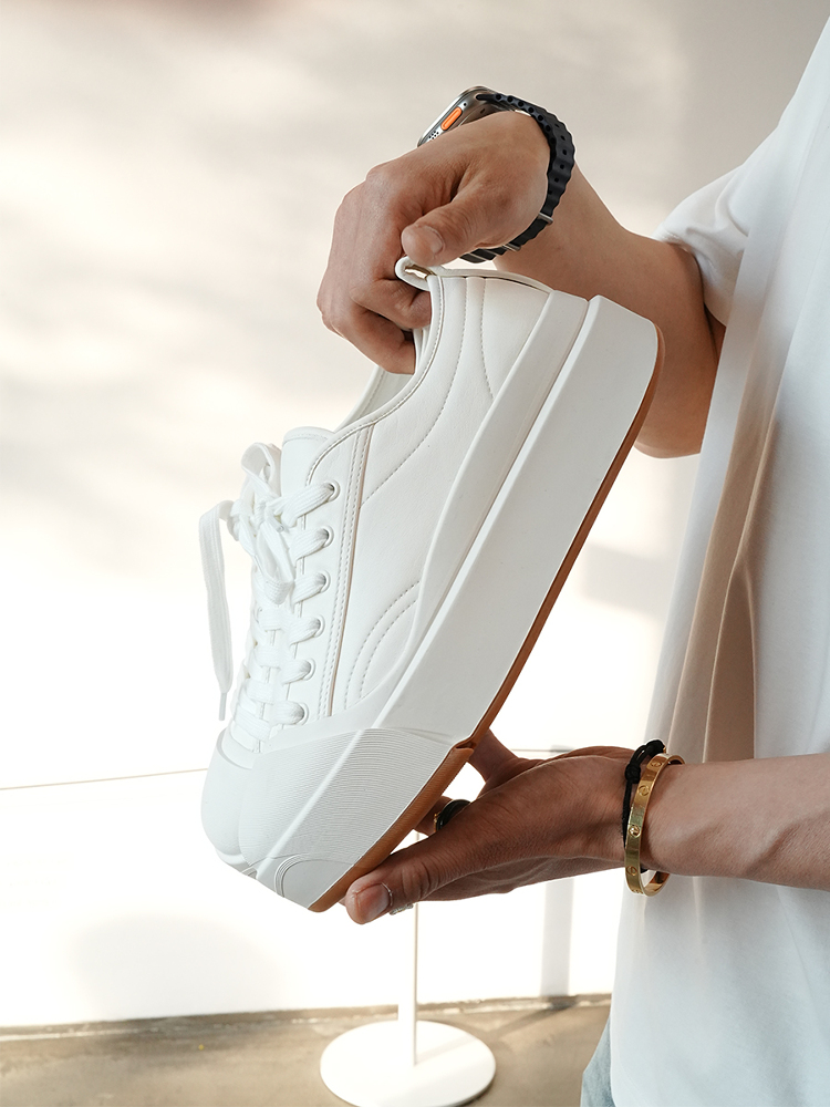 Light Luxury Lace-Up Casual Sneakers for Men - Versatile Cowhide Shoes for Trendy Spring 2025 Fashion Light Luxury Lace-Up Casual Sneakers for Men - Versatile Cowhide Shoes for Trendy Spring 2025 Fashion