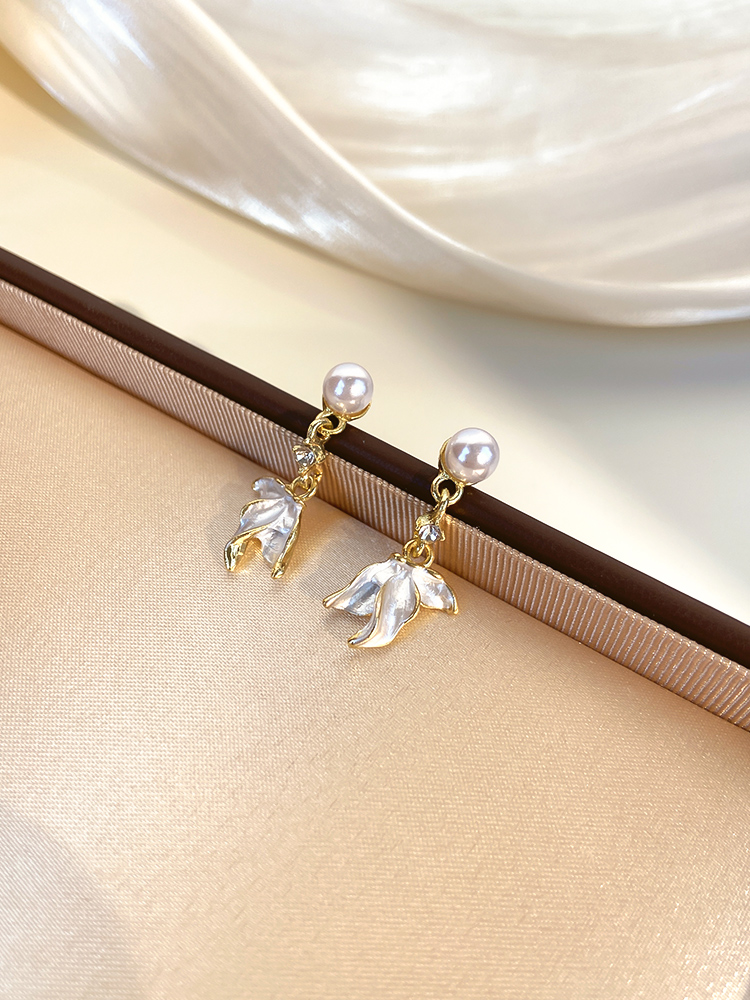 Light Luxury Mermaid Tail Pendant Earrings with Pearl Tassel for Women - Unique High-End Style, Elegant Fashion Accessory Light Luxury Mermaid Tail Pendant Earrings with Pearl Tassel for Women - Unique High-End Style, Elegant Fashion Accessory