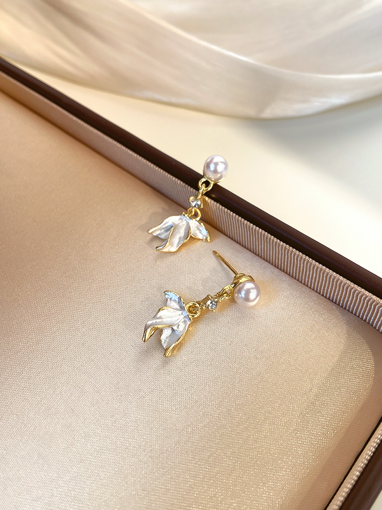 Light Luxury Mermaid Tail Pendant Earrings with Pearl Tassel for Women - Unique High-End Style, Elegant Fashion Accessory Light Luxury Mermaid Tail Pendant Earrings with Pearl Tassel for Women - Unique High-End Style, Elegant Fashion Accessory