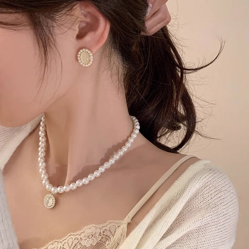 Light Luxury Pearl Necklace for Women - Shi Jia Zhen Pendant Neck Chain, Elegant Clavicle Chain, Fashion Jewelry Light Luxury Pearl Necklace for Women - Shi Jia Zhen Pendant Neck Chain, Elegant Clavicle Chain, Fashion Jewelry