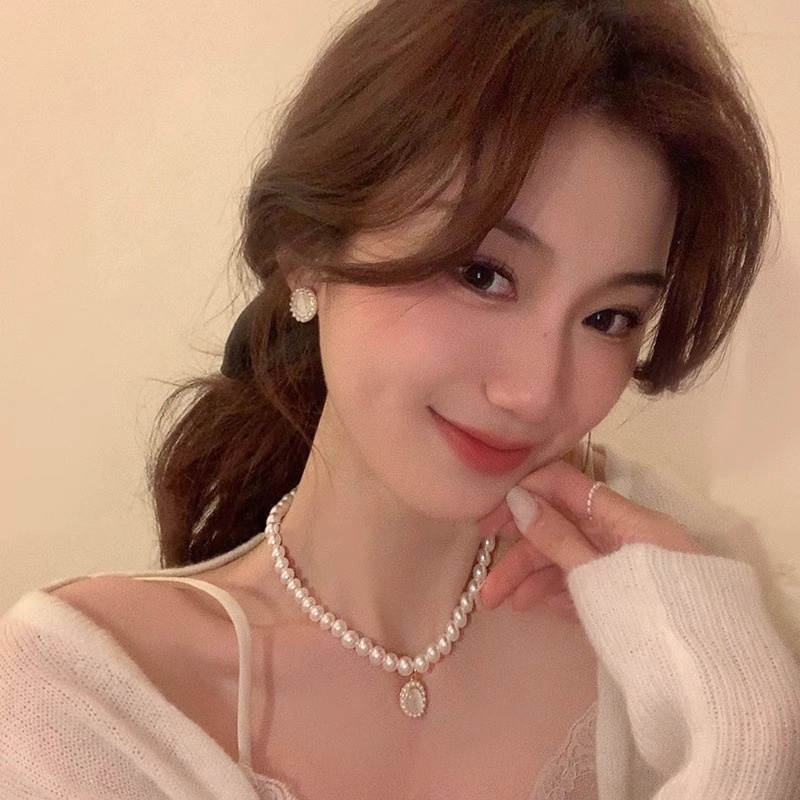 Light Luxury Pearl Necklace for Women - Shi Jia Zhen Pendant Neck Chain, Elegant Clavicle Chain, Fashion Jewelry Light Luxury Pearl Necklace for Women - Shi Jia Zhen Pendant Neck Chain, Elegant Clavicle Chain, Fashion Jewelry