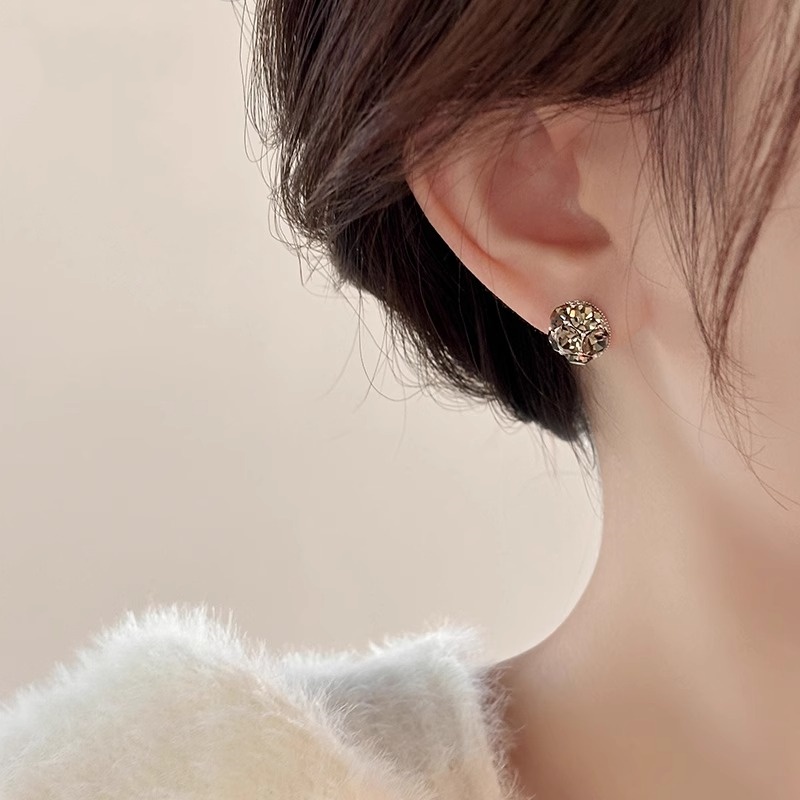 Light Luxury Round Ball Earrings for Women, Unique High-End Ear Studs, Elegant Fashion Accessory Light Luxury Round Ball Earrings for Women, Unique High-End Ear Studs, Elegant Fashion Accessory