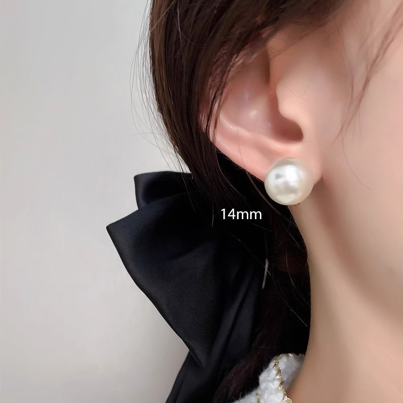 Light Luxury S925 Pure Silver Earrings - Niche French Style Accessories for 2025 Light Luxury S925 Pure Silver Earrings - Niche French Style Accessories for 2025