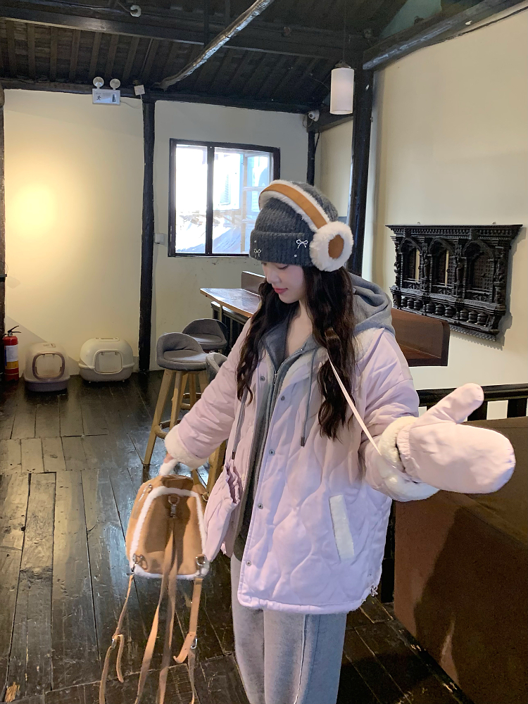 Lightweight Purple Diamond-Pattern Winter Jacket for Women - Warm Non-Bulky Cotton Outerwear in Trendy 90s Style