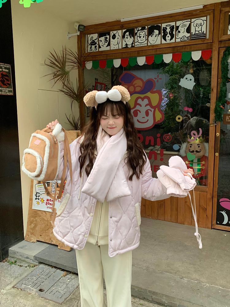 Lightweight Purple Diamond-Pattern Winter Jacket for Women - Warm Non-Bulky Cotton Outerwear in Trendy 90s Style Lightweight Purple Diamond-Pattern Winter Jacket for Women - Warm Non-Bulky Cotton Outerwear in Trendy 90s Style