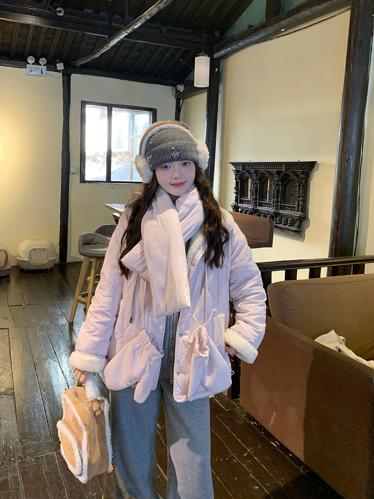 Lightweight Purple Diamond-Pattern Winter Jacket for Women - Warm Non-Bulky Cotton Outerwear in Trendy 90s Style Lightweight Purple Diamond-Pattern Winter Jacket for Women - Warm Non-Bulky Cotton Outerwear in Trendy 90s Style