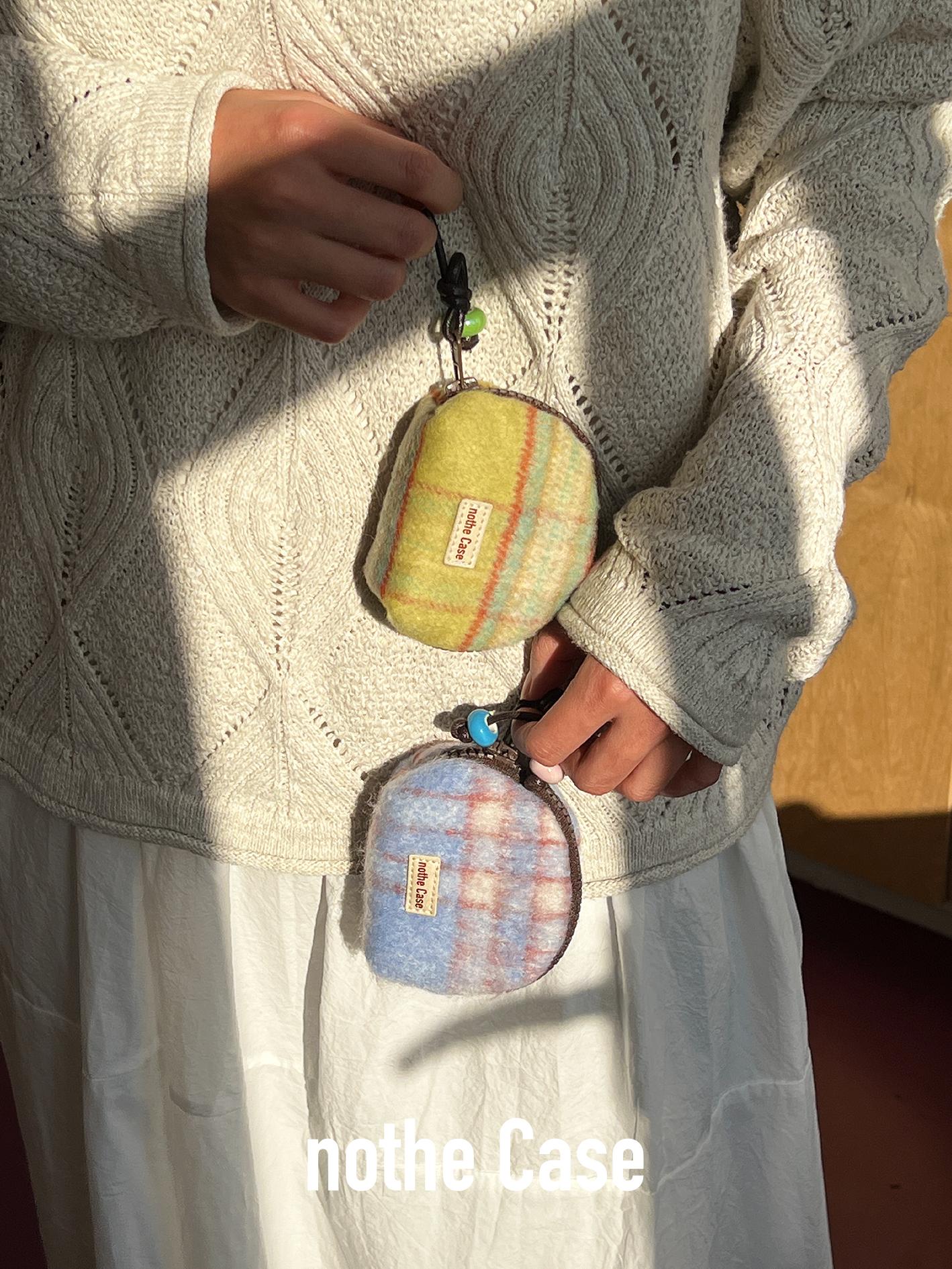 Lime Snow Island Woolen Coin Purse - Cute Plaid Headphone Storage Bag for Stylish Accessory Lovers Lime Snow Island Woolen Coin Purse - Cute Plaid Headphone Storage Bag for Stylish Accessory Lovers