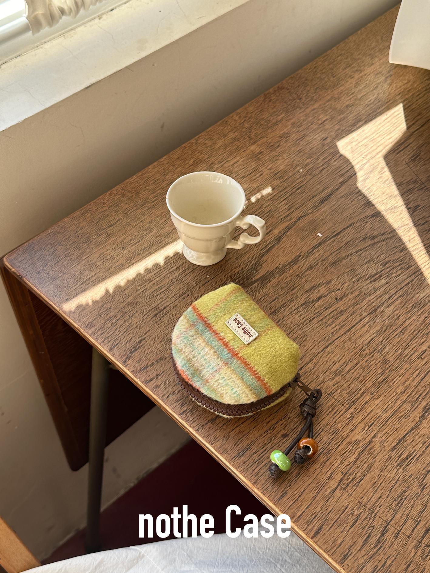 Lime Snow Island Woolen Coin Purse - Cute Plaid Headphone Storage Bag for Stylish Accessory Lovers Lime Snow Island Woolen Coin Purse - Cute Plaid Headphone Storage Bag for Stylish Accessory Lovers